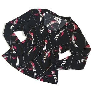 Pretty detail at neckline, long-sleeved shirt